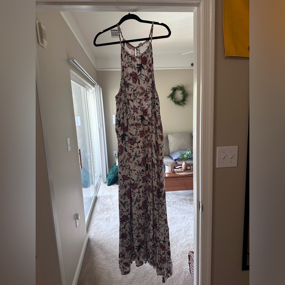 Floral maxi dress with twist back